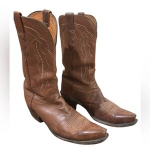 Lucchese size 10